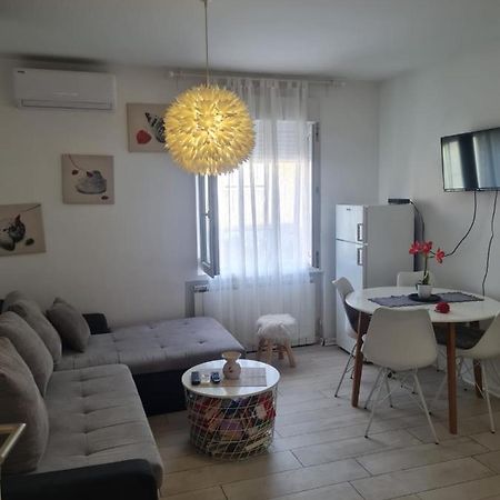 Cute Modern Apartman Zagreb Apartamento Exterior foto